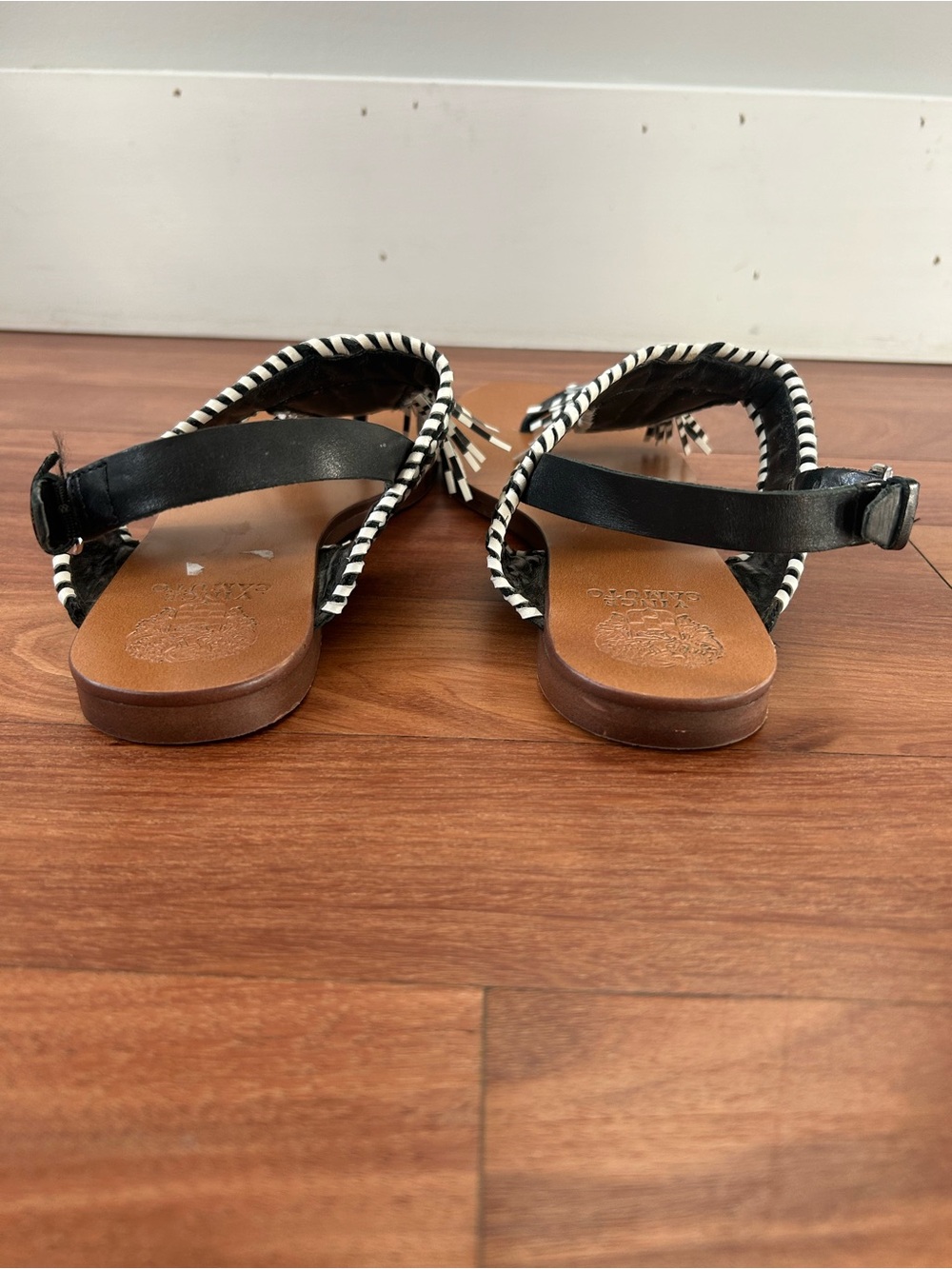 Vince Camuto Rebeka Flat Sandals Size 9M Chic Casual Slip-On Summer Sandals - Picture 9 of 13